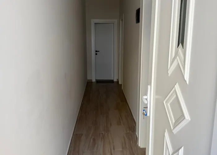 公寓 Near And Air Albania Stadium *